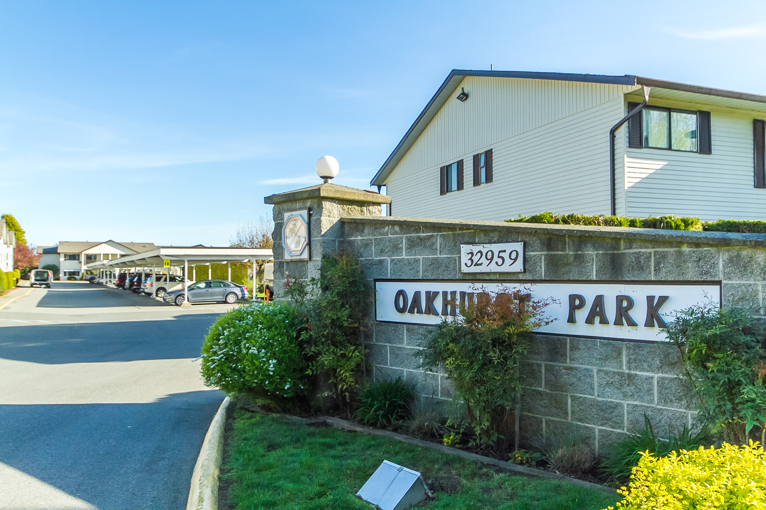 32959 George Ferguson Way, Abbotsford, BC V2S 7W9 - 2