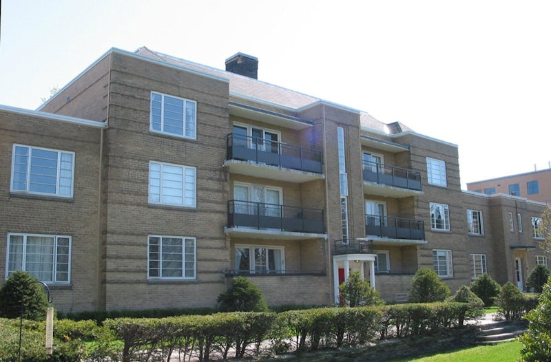 Garden Court Apartments Building H, 1477 Bayview Avenue Toronto, ON REW