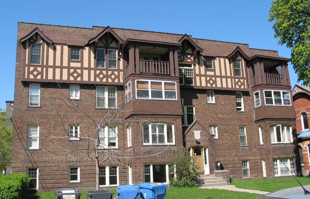 10 Beaconsfield Avenue, Toronto, ON M6J 3H9