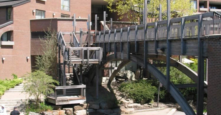 1555 Avenue Road, Toronto, ON M5M 4M2