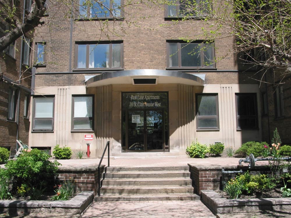 110 Saint Clair Avenue West, Toronto, ON M4V 1N4 - 2