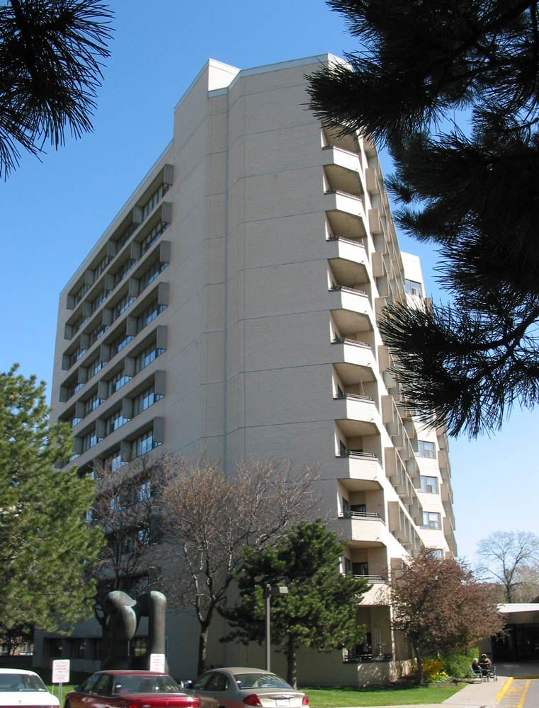 55 Ameer Avenue, Toronto, ON M6A 2Z1 - 2