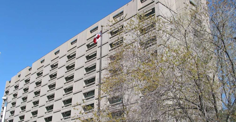 3560 Bathurst Street, Toronto, ON M6A 2X8 - 2