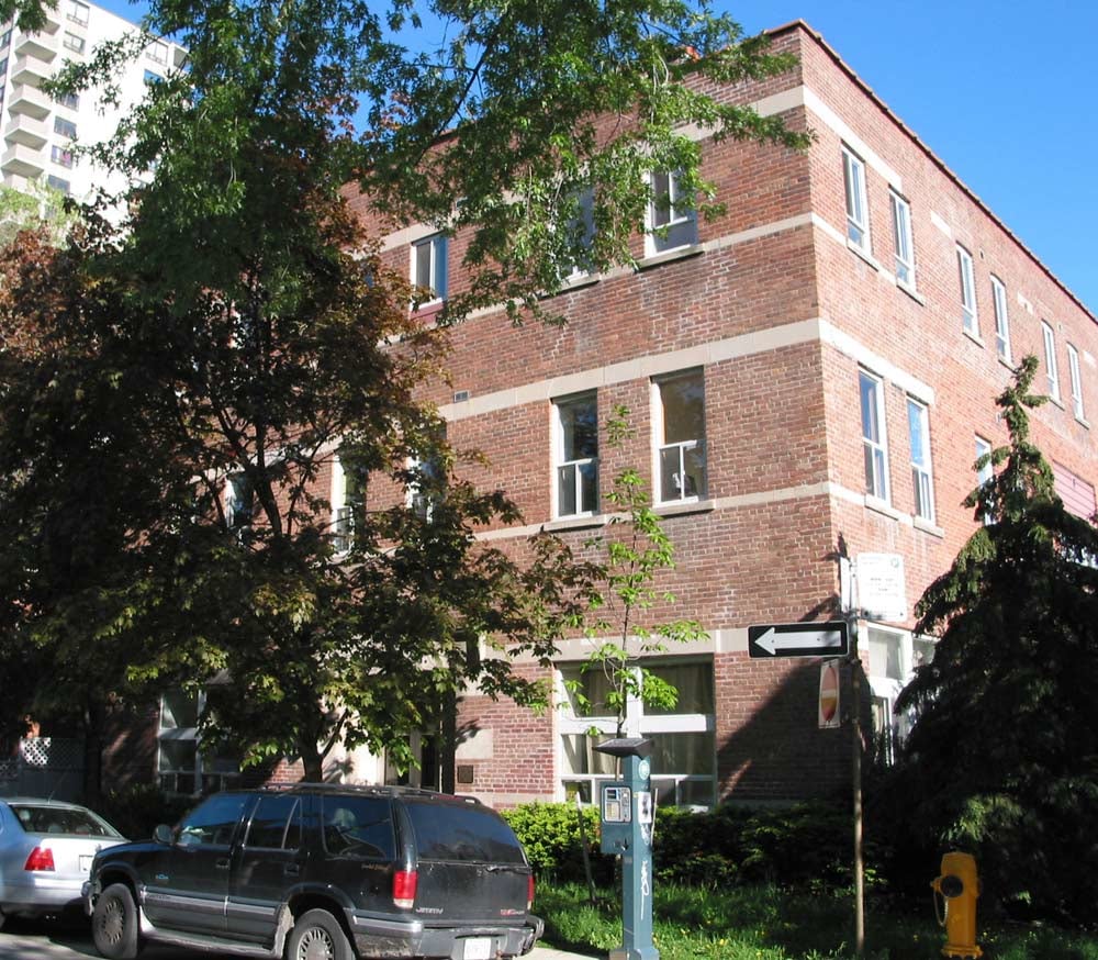 11 Sullivan Street, Toronto, ON M5T 1B8 - 2