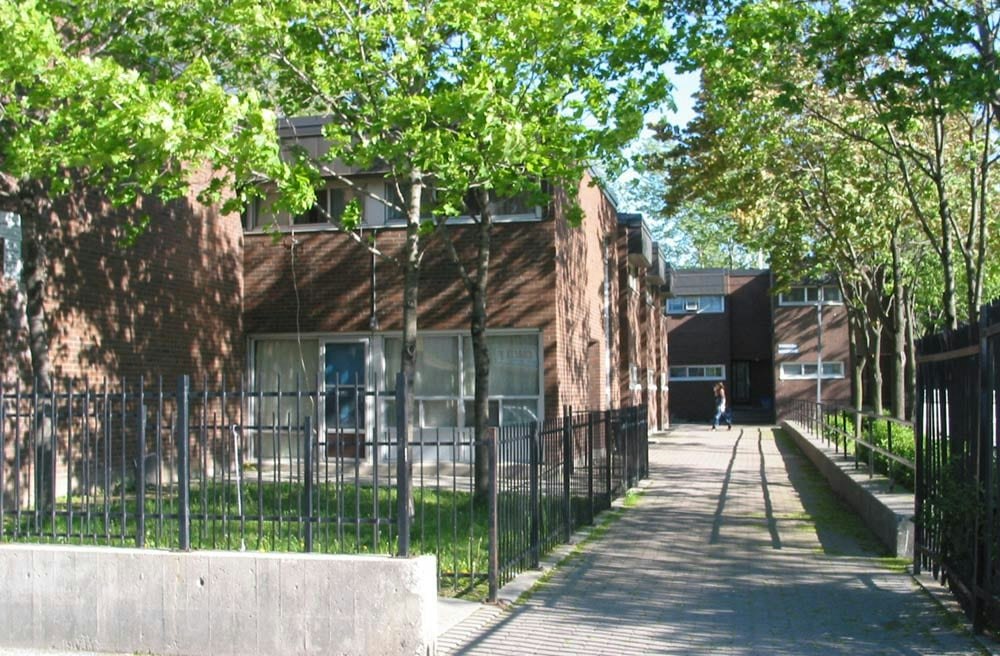 599 Dundas Street West, Toronto, ON M5T 1H6 - 2
