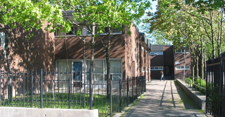 599 Dundas Street West, Toronto, ON M5T 1H6 - 2