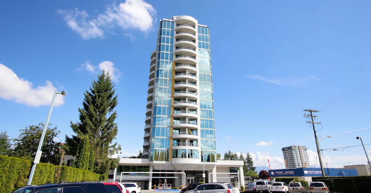 32330 South Fraser Way, Abbotsford, BC V2T 1X1