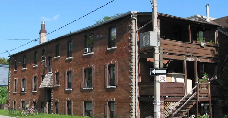 111 Spruce Street, Toronto, ON M5A 2J4