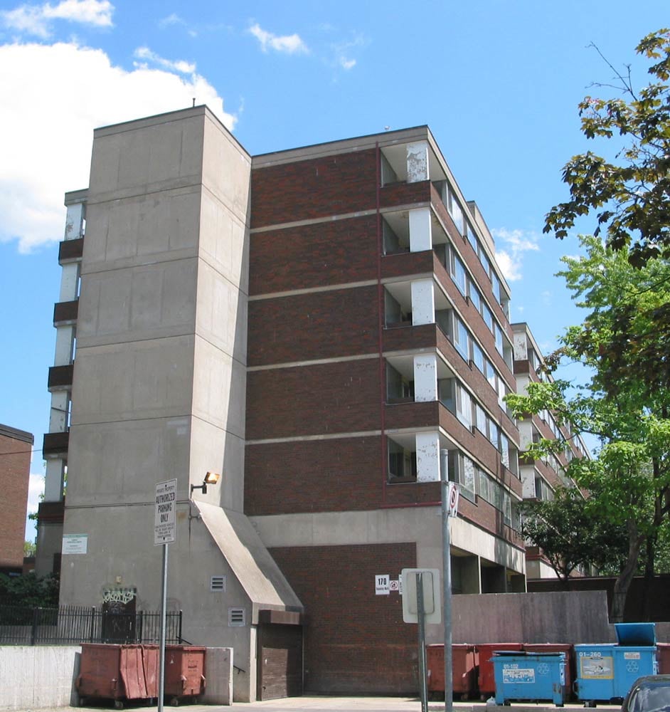 170 Vanauley Walk, Toronto, ON M5T 2H8