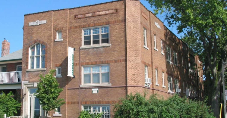 15 Hubbard Boulevard, Toronto, ON M4E 1A2