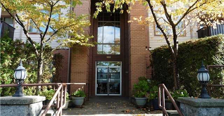 6688 Burlington Avenue, Burnaby, BC V5H 3M9 - 2