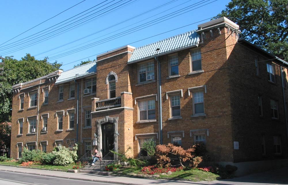 2327 Queen Street East, Toronto, ON M4E 1G7