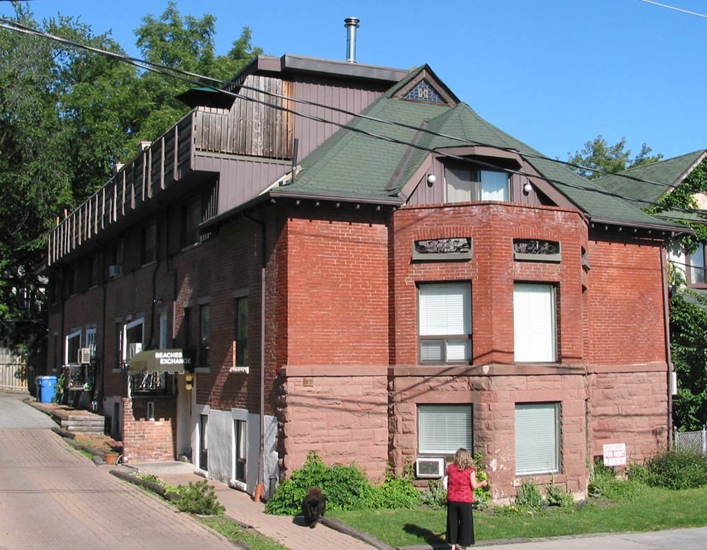 97 Lee Avenue, Toronto, ON M4E 2P2