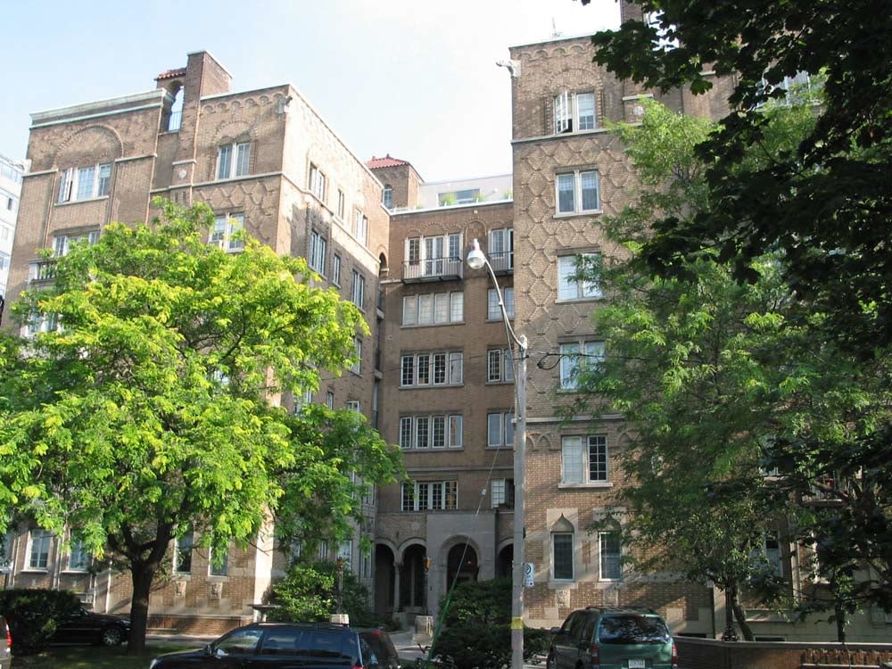 1 Clarendon Avenue, Toronto, ON M4V 1H8