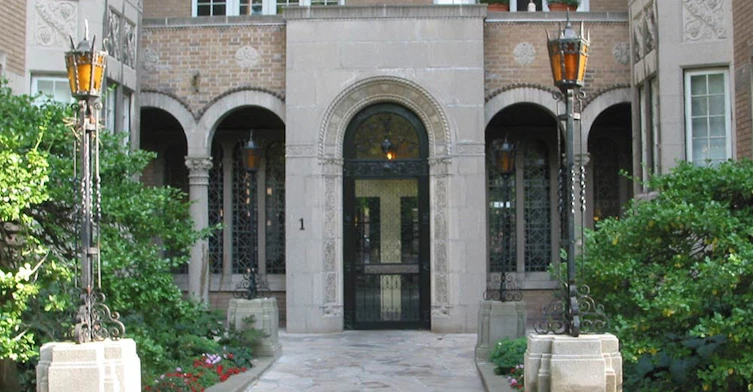 1 Clarendon Avenue, Toronto, ON M4V 1H8 - 2