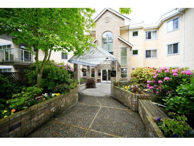 5565 Barker Avenue, Burnaby, BC V5H 2N8 - 2