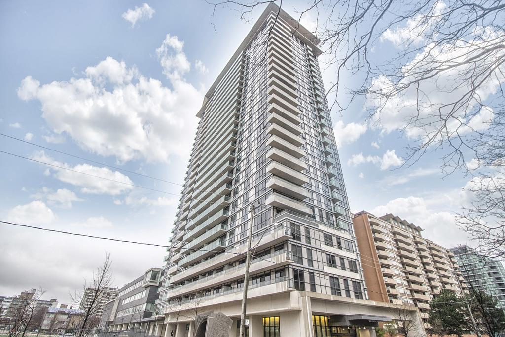 70 Roehampton Avenue, Toronto, ON M4P 1R1