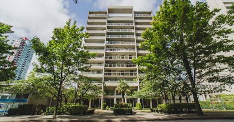 6595 Bonsor Avenue, Burnaby, BC V5H 4G5