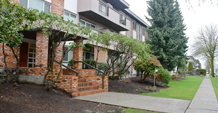 6715 Burlington Avenue, Burnaby, BC V5H 3M8 - 2