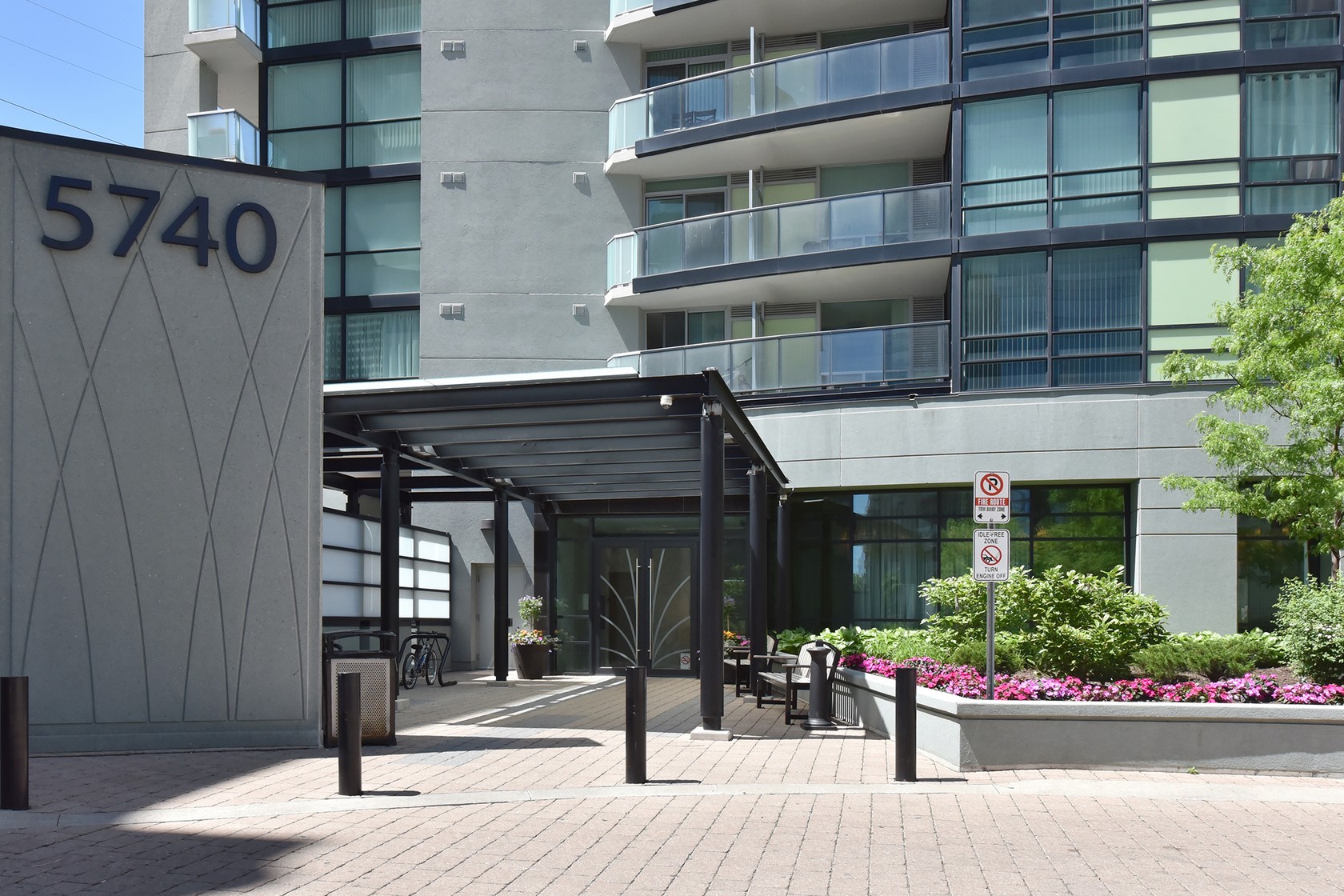 5740 Yonge Street , Toronto, ON M2M 4E7 - 2