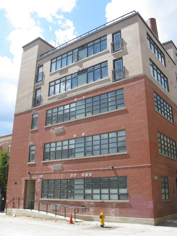 10 Wellesley Place, Toronto, ON M4Y 1B1 - 2