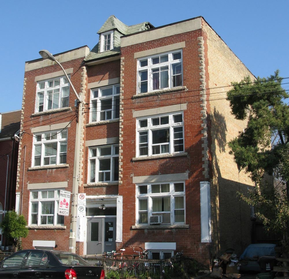 1 Leonard Avenue, Toronto, ON M5T 2S8