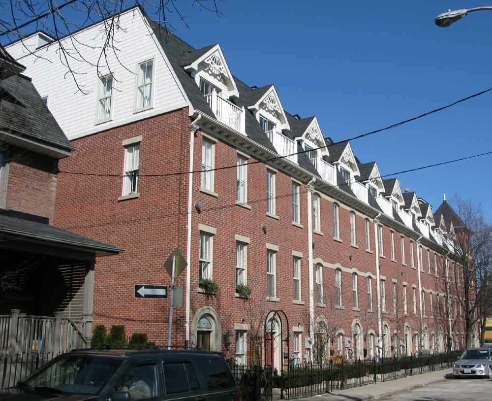 74 Aberdeen Avenue, Toronto, ON M4X 1A2 - 2