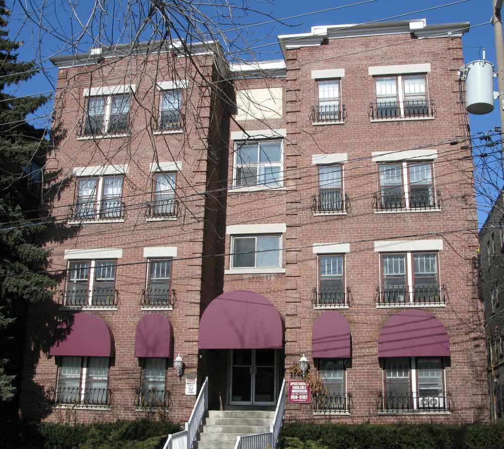 18 Tichester Road, Toronto, ON M5P 1P1