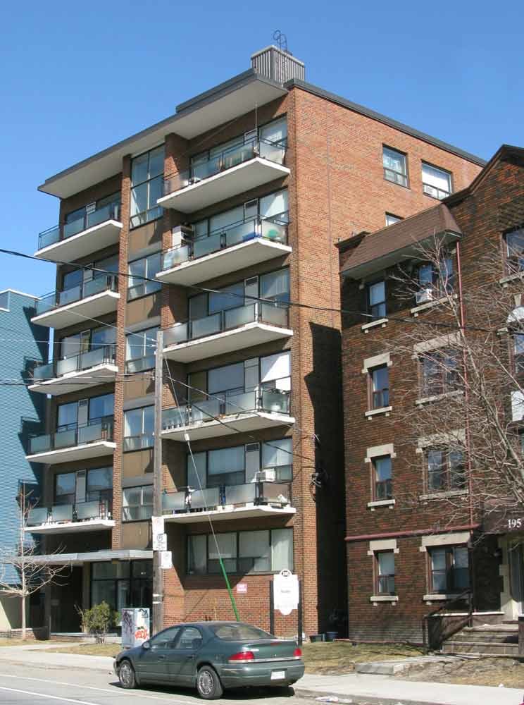 197 Vaughan Road, Toronto, ON M6C 2M4