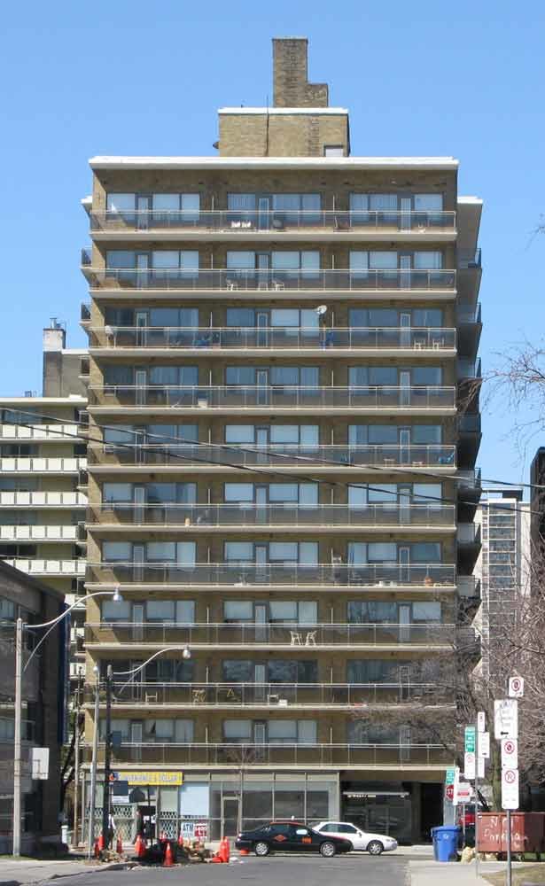 220 Eglinton Avenue East, Toronto, ON M4P 1K4