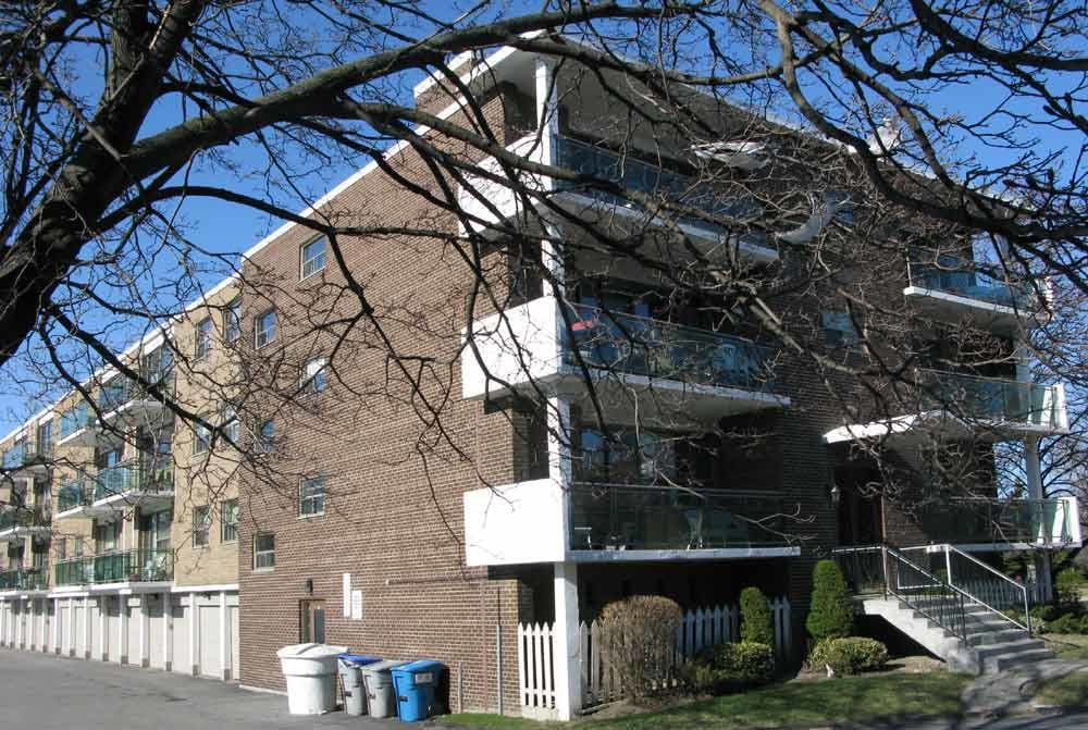 6 The Donway East, Toronto, ON M3C 1X7