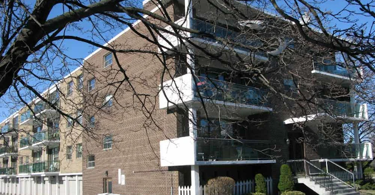 6 The Donway East, Toronto, ON M3C 1X7