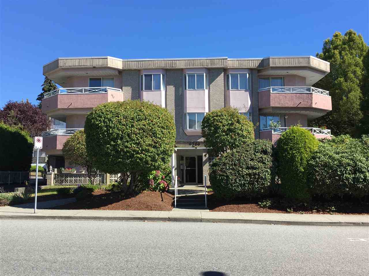 6788 Mckay Avenue, Burnaby, BC V5H 2X2