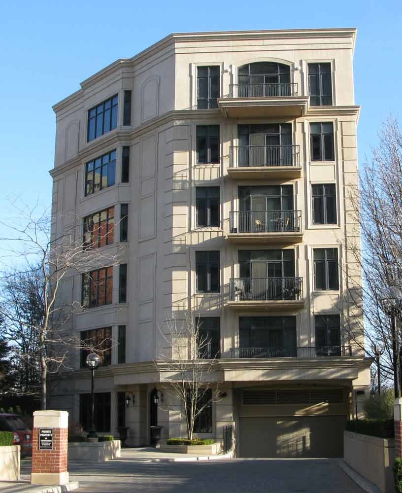 9 Jackes Avenue, Toronto, ON M4T 1E2