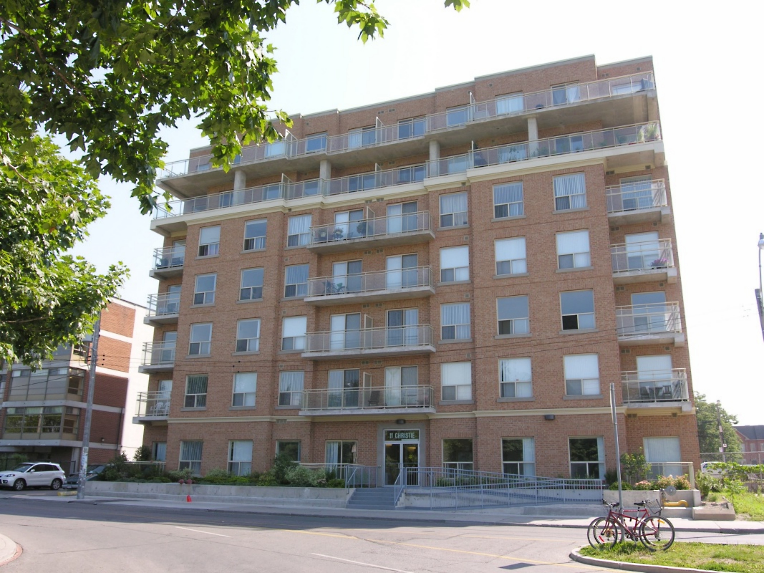 11 Christie Street, Toronto, ON M6G 4C3