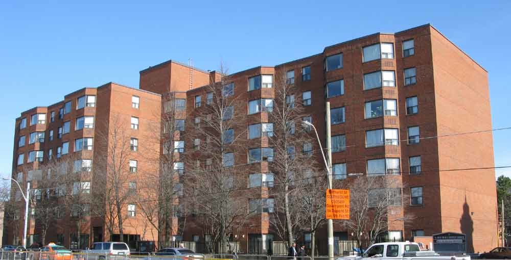 707 Saint Clair Avenue West, Toronto, ON M6C 4A1