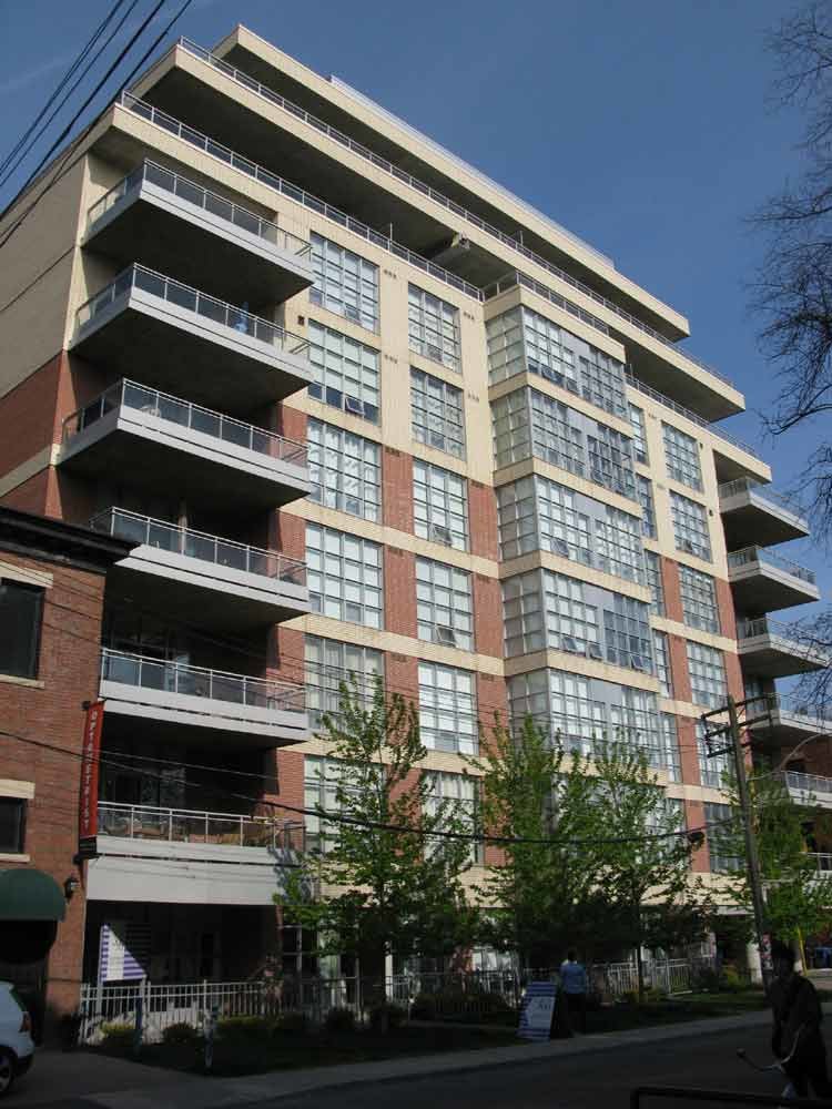 19 Brant Street, Toronto, ON M5V 2L2