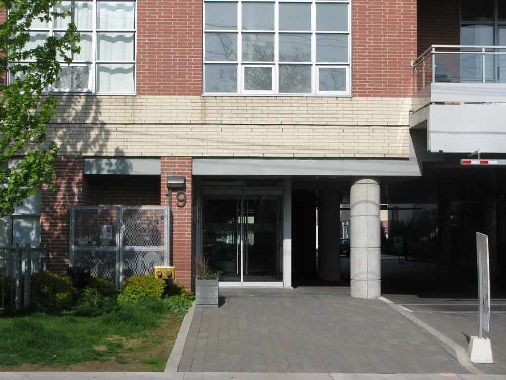 19 Brant Street, Toronto, ON M5V 2L2 - 2