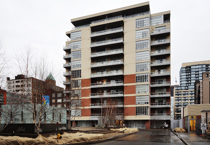 23 Brant Street, Toronto, ON M5V 2L5