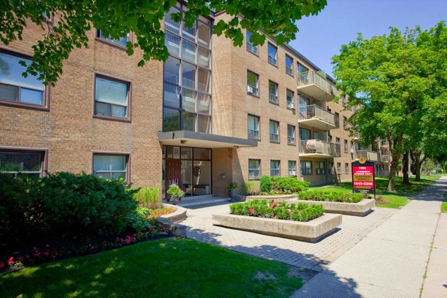 1004 Lawrence Avenue East, Toronto, ON M3C 1R5