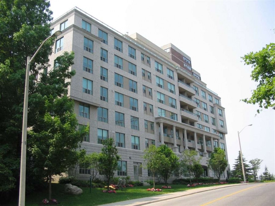 17 Brookbanks Drive, Toronto, ON M3A 3R9