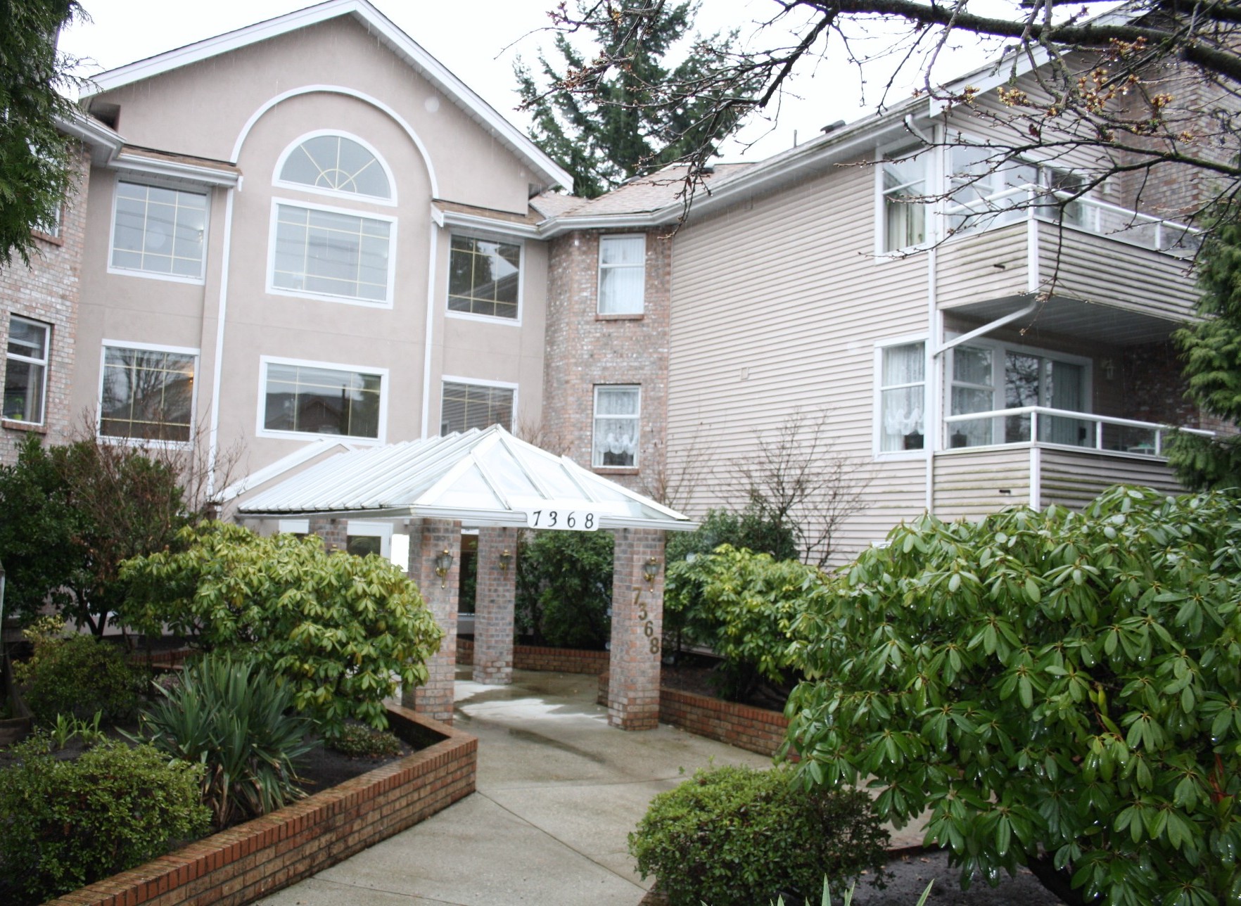 7368 Royal Oak Avenue, Burnaby, BC V5J 4J6