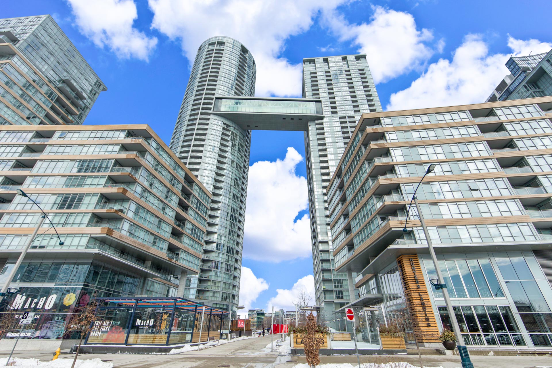 21 Iceboat Terrace, Toronto, ON M5V 4A9