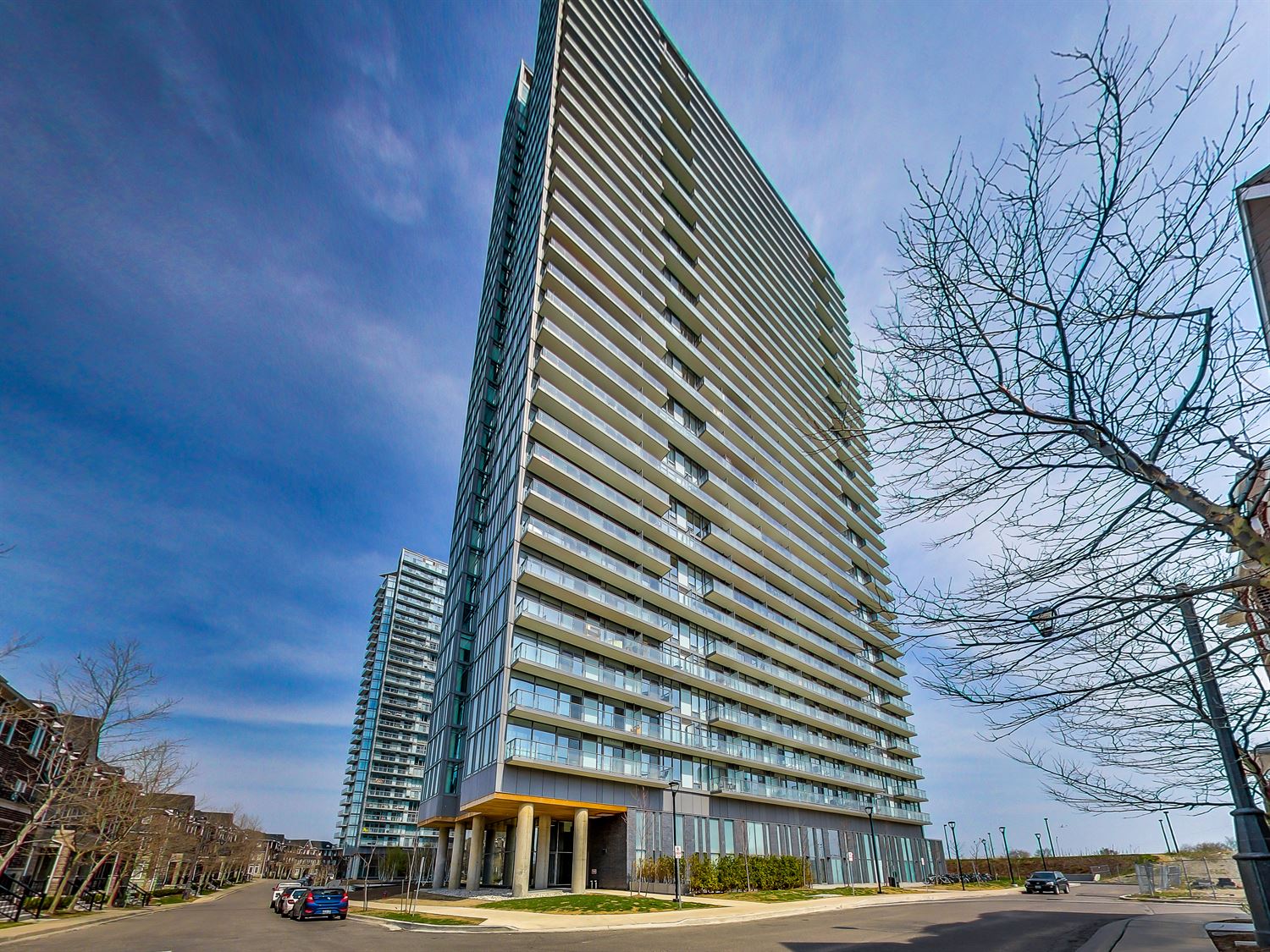 105 The Queensway Avenue, Toronto, ON M6S 5B5