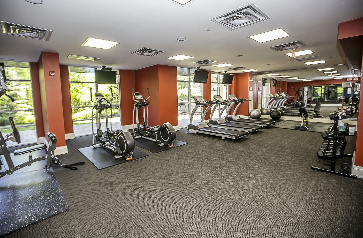 9225 Jane Street, Vaughan, ON L6A 0J7 - 9