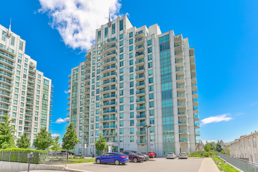 8 Rosebank Drive, Toronto, ON M1B 5Z3