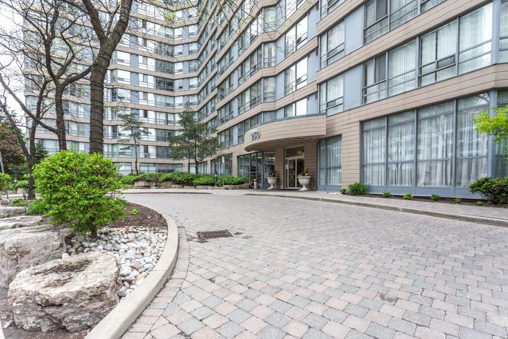 250 Webb Drive, Mississauga, ON L5B 3Z4 - 2