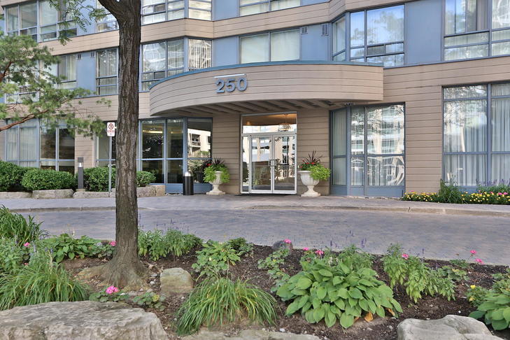 250 Webb Drive, Mississauga, ON L5B 3Z4 - 3