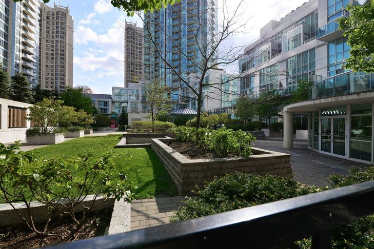 220 Burnhamthorpe Road West, Mississauga, ON L5B 4N4 - 7