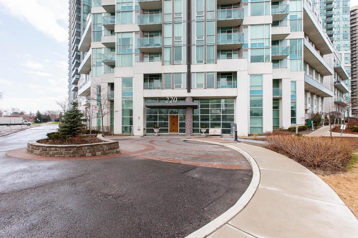 220 Burnhamthorpe Road West, Mississauga, ON L5B 4N4 - 2